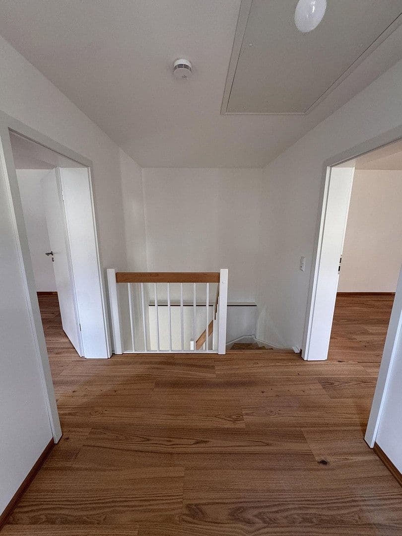 Pronájem bytu 3+1 77 m², Friedrichstraße 32, Erlangen, Bavorsko Pronájem bytu 3+1 77 m², Friedrichstraße 32, Erlangen, Bavorsko
