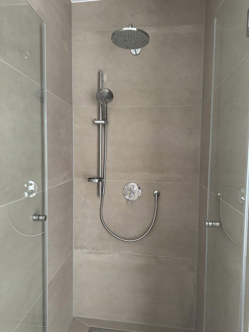 Pronájem bytu 3+1 86 m², Köln, Severní Porýní-Vestfálsko Pronájem bytu 3+1 86 m², Köln, Severní Porýní-Vestfálsko