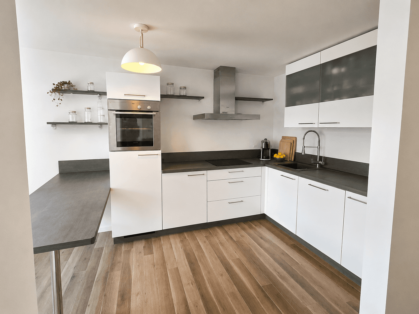 Pronájem bytu 3+1 91 m², Wittenburger Straße 30, Schwerin, Mecklenburg-Vorpommern Pronájem bytu 3+1 91 m², Wittenburger Straße 30, Schwerin, Mecklenburg-Vorpommern