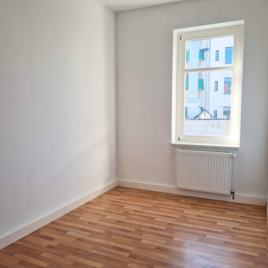 Pronájem bytu 3+1 69 m², Kantstraße 32, Wurzen, Sasko Pronájem bytu 3+1 69 m², Kantstraße 32, Wurzen, Sasko