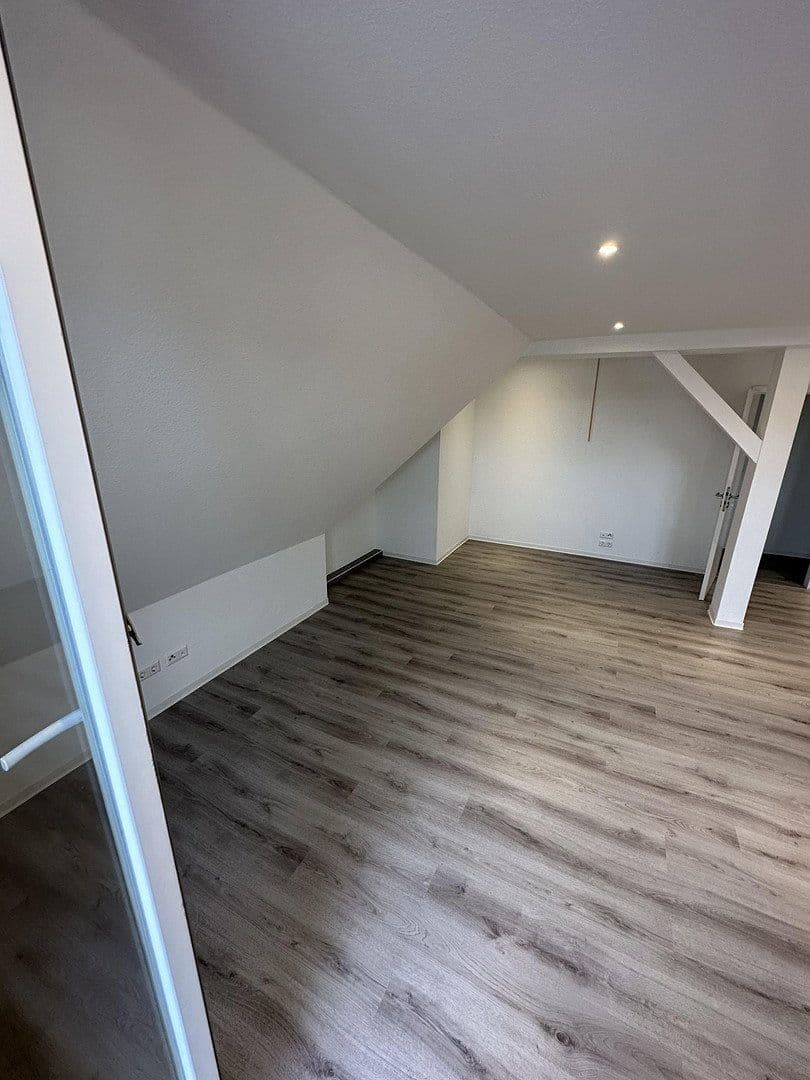 Pronájem bytu 150 m², Linnestraße 2-4, Pforzheim, Bádensko-Württembersko Pronájem bytu 150 m², Linnestraße 2-4, Pforzheim, Bádensko-Württembersko