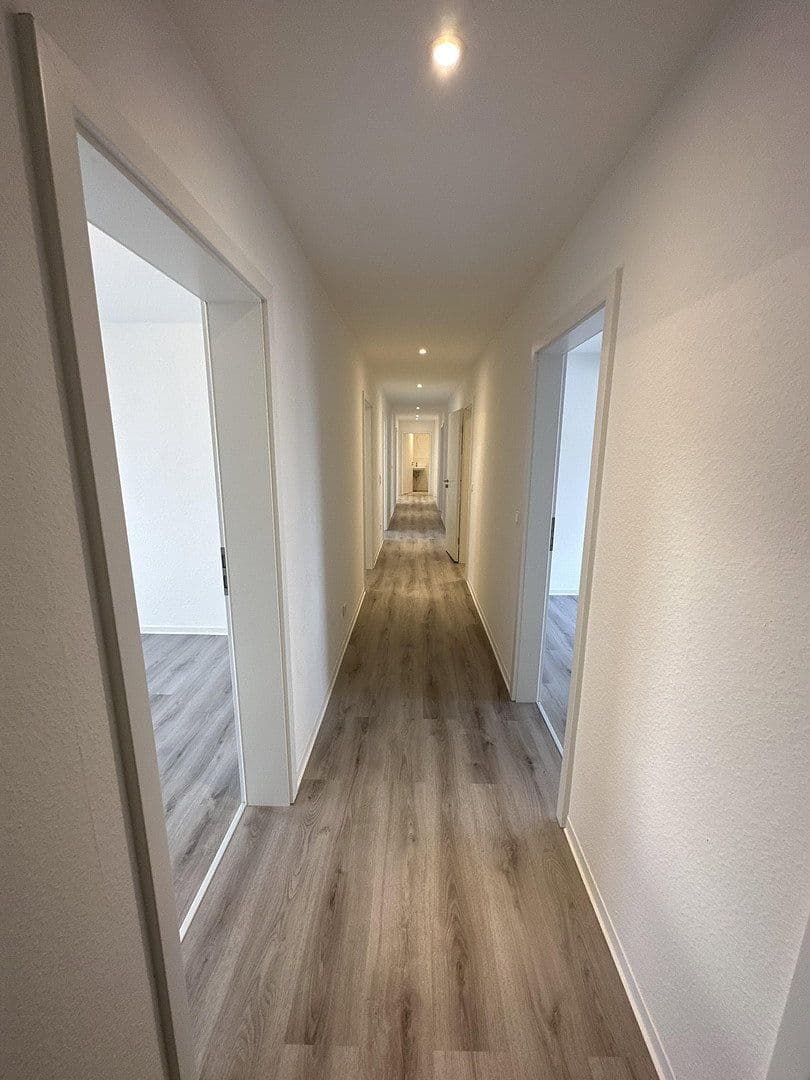 Pronájem bytu 150 m², Linnestraße 2-4, Pforzheim, Bádensko-Württembersko Pronájem bytu 150 m², Linnestraße 2-4, Pforzheim, Bádensko-Württembersko