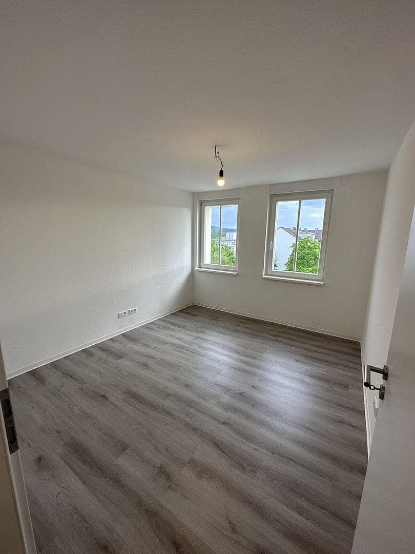 Pronájem bytu 150 m², Linnestraße 2-4, Pforzheim, Bádensko-Württembersko Pronájem bytu 150 m², Linnestraße 2-4, Pforzheim, Bádensko-Württembersko