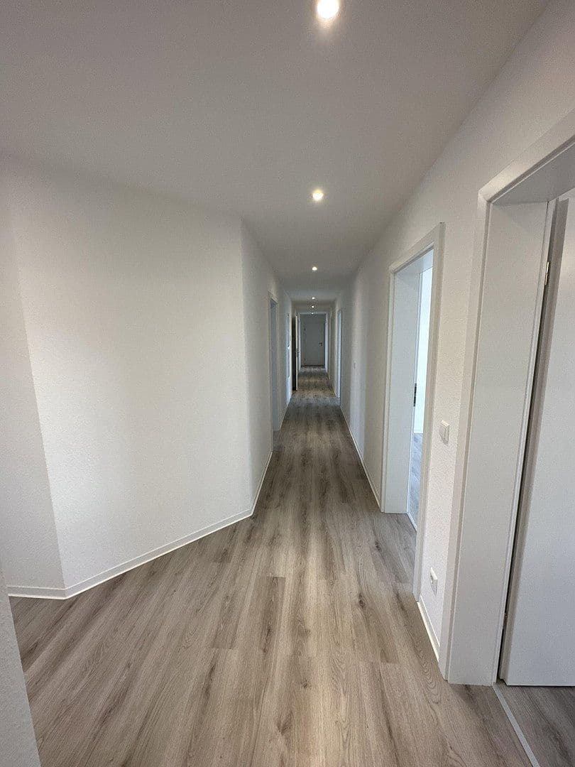 Pronájem bytu 150 m², Linnestraße 2-4, Pforzheim, Bádensko-Württembersko Pronájem bytu 150 m², Linnestraße 2-4, Pforzheim, Bádensko-Württembersko