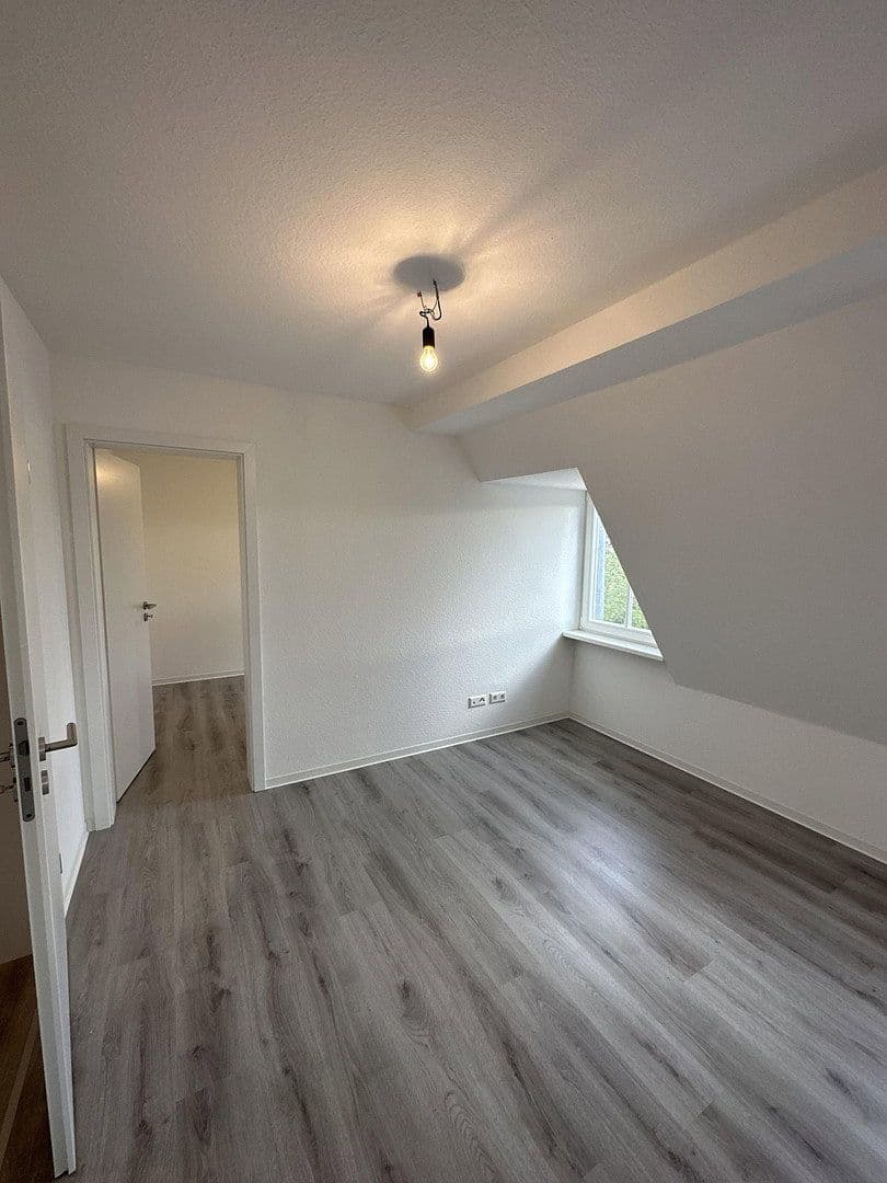Pronájem bytu 150 m², Linnestraße 2-4, Pforzheim, Bádensko-Württembersko Pronájem bytu 150 m², Linnestraße 2-4, Pforzheim, Bádensko-Württembersko