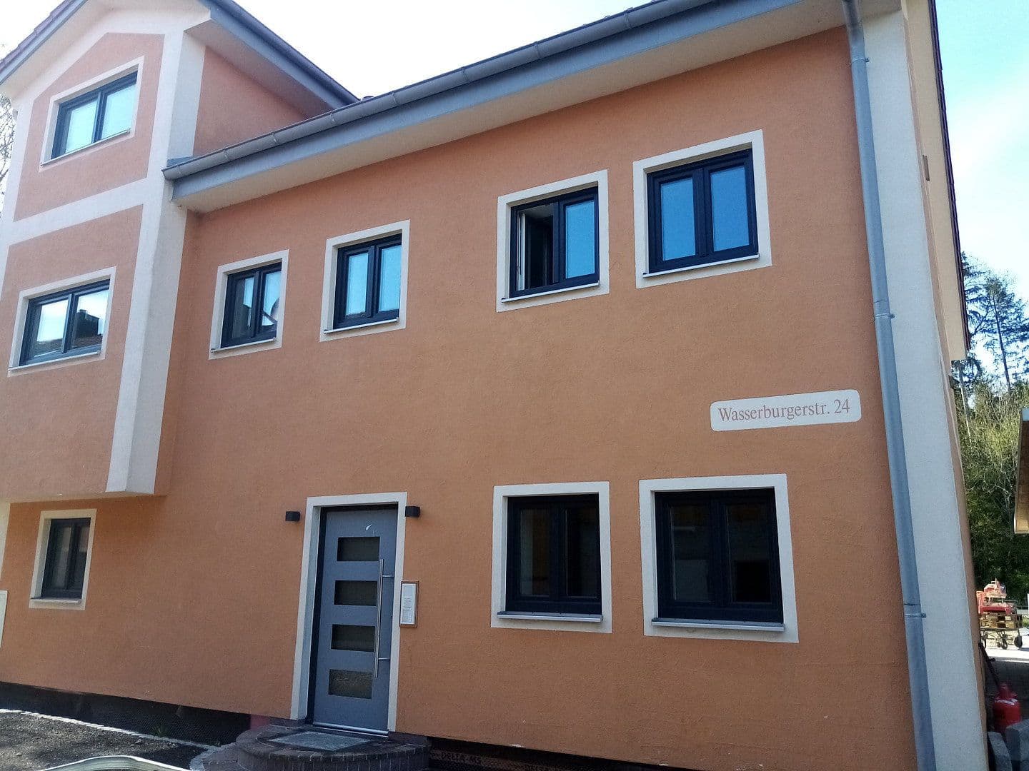 Pronájem bytu 1+1 68 m², Wasserburgerstrasse 24, Steinhöring, Bavorsko Pronájem bytu 1+1 68 m², Wasserburgerstrasse 24, Steinhöring, Bavorsko