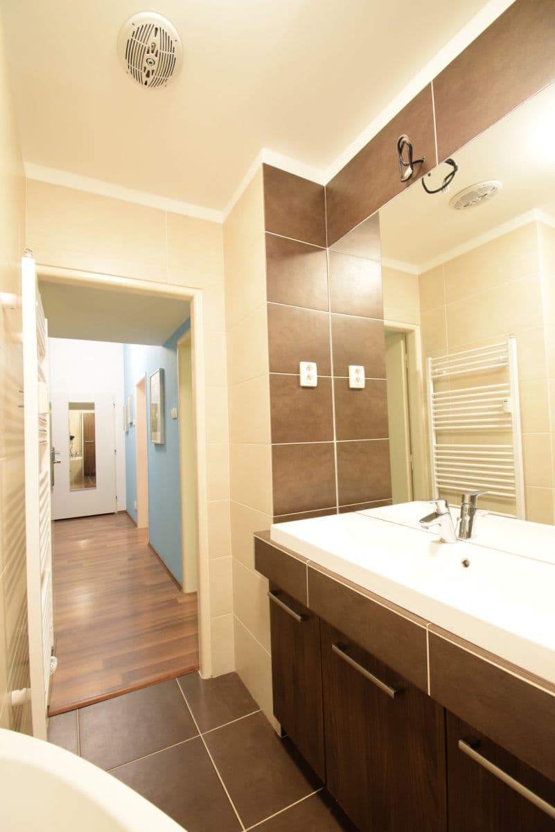 Prodej bytu 2+1 75 m², Ukrajinská, Praha, Praha Prodej bytu 2+1 75 m², Ukrajinská, Praha, Praha