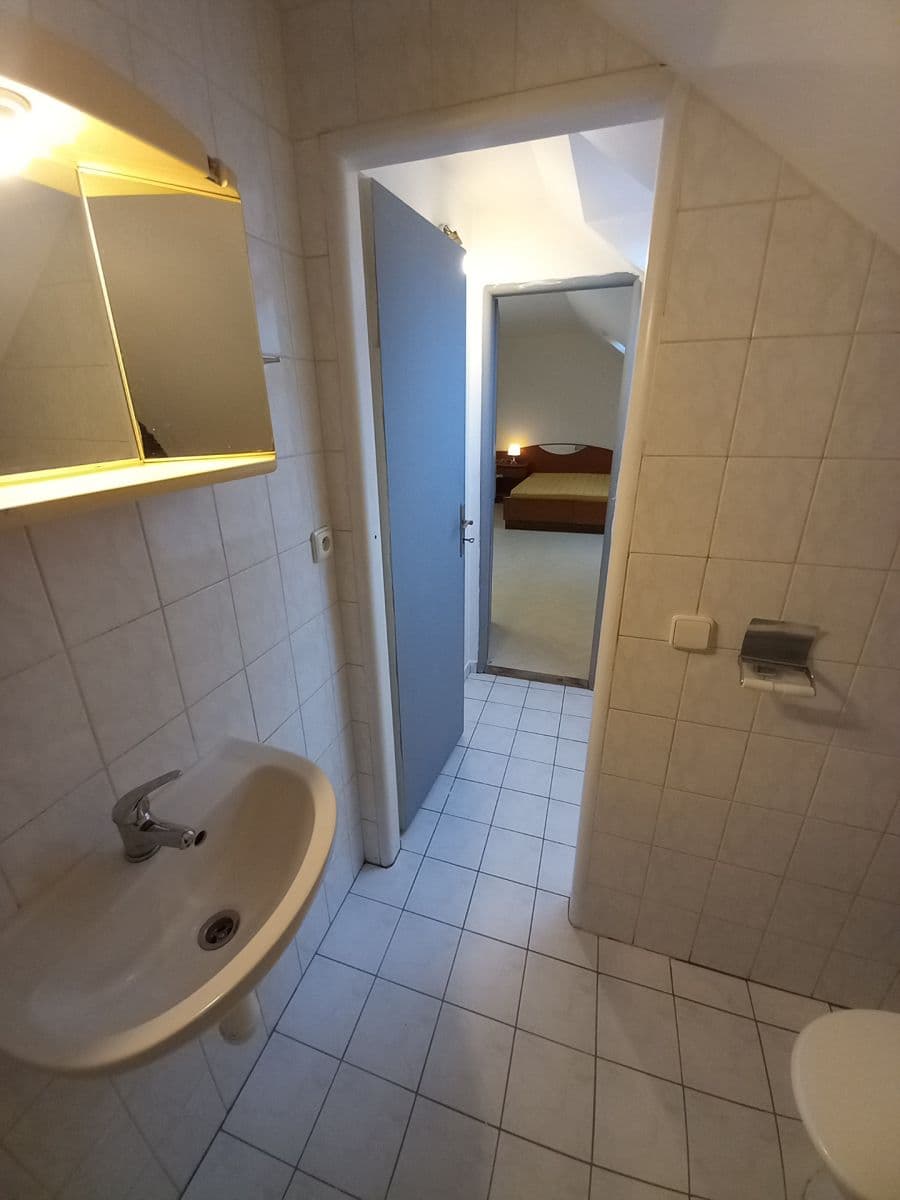 Pronájem bytu 1+kk 32 m², Bělohorská, Praha, Praha Pronájem bytu 1+kk 32 m², Bělohorská, Praha, Praha