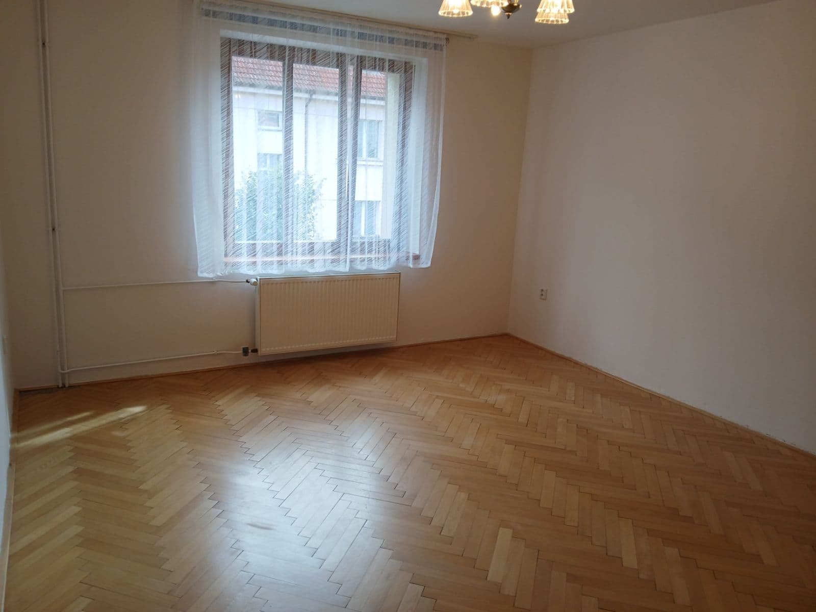 Pronájem bytu 1+1 50 m², Gruzínská, Plzeň, Plzeňský kraj Pronájem bytu 1+1 50 m², Gruzínská, Plzeň, Plzeňský kraj