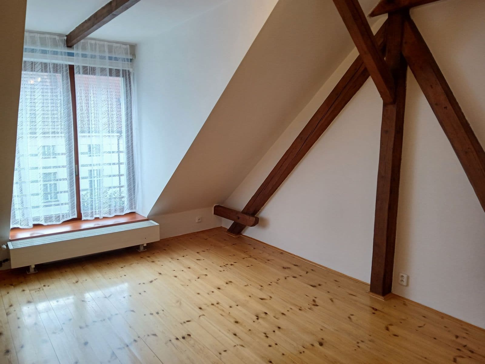 Pronájem bytu 2+kk 50 m², Gruzínská, Plzeň, Plzeňský kraj Pronájem bytu 2+kk 50 m², Gruzínská, Plzeň, Plzeňský kraj
