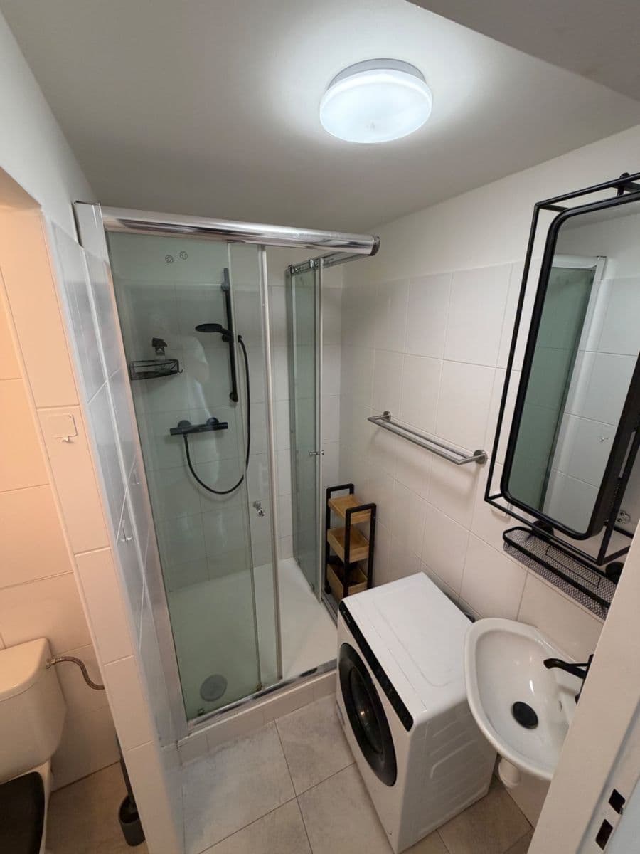 Pronájem bytu 2+kk 35 m², Šafaříkova, Praha, Praha Pronájem bytu 2+kk 35 m², Šafaříkova, Praha, Praha
