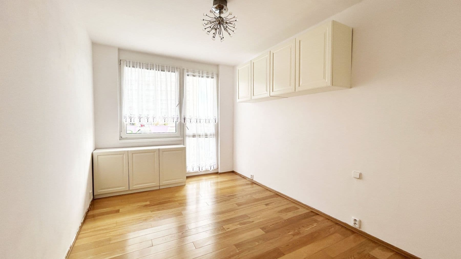 Pronájem bytu 3+1 69 m², Machatého, Praha, Praha Pronájem bytu 3+1 69 m², Machatého, Praha, Praha
