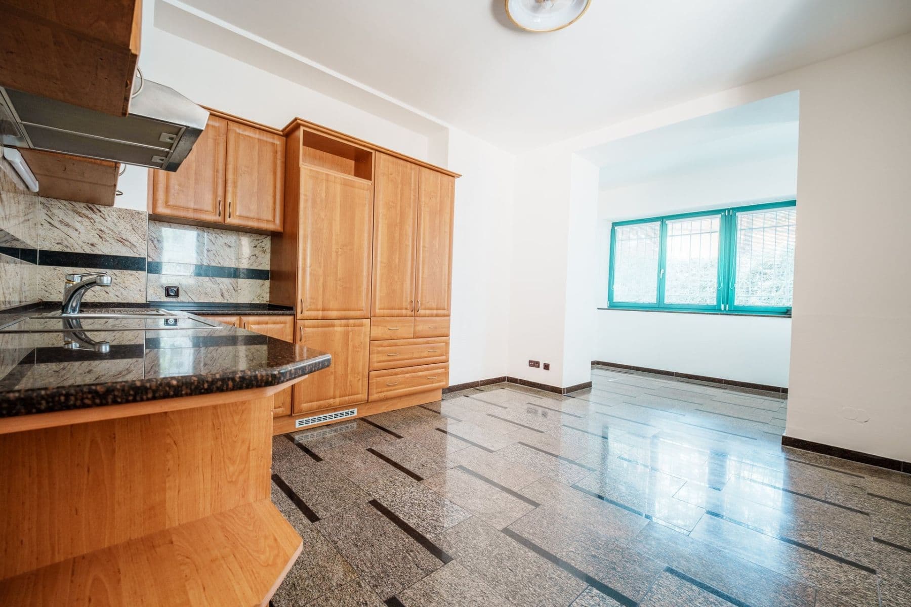 Pronájem bytu 1+kk 35 m², Pravá, Praha, Praha Pronájem bytu 1+kk 35 m², Pravá, Praha, Praha