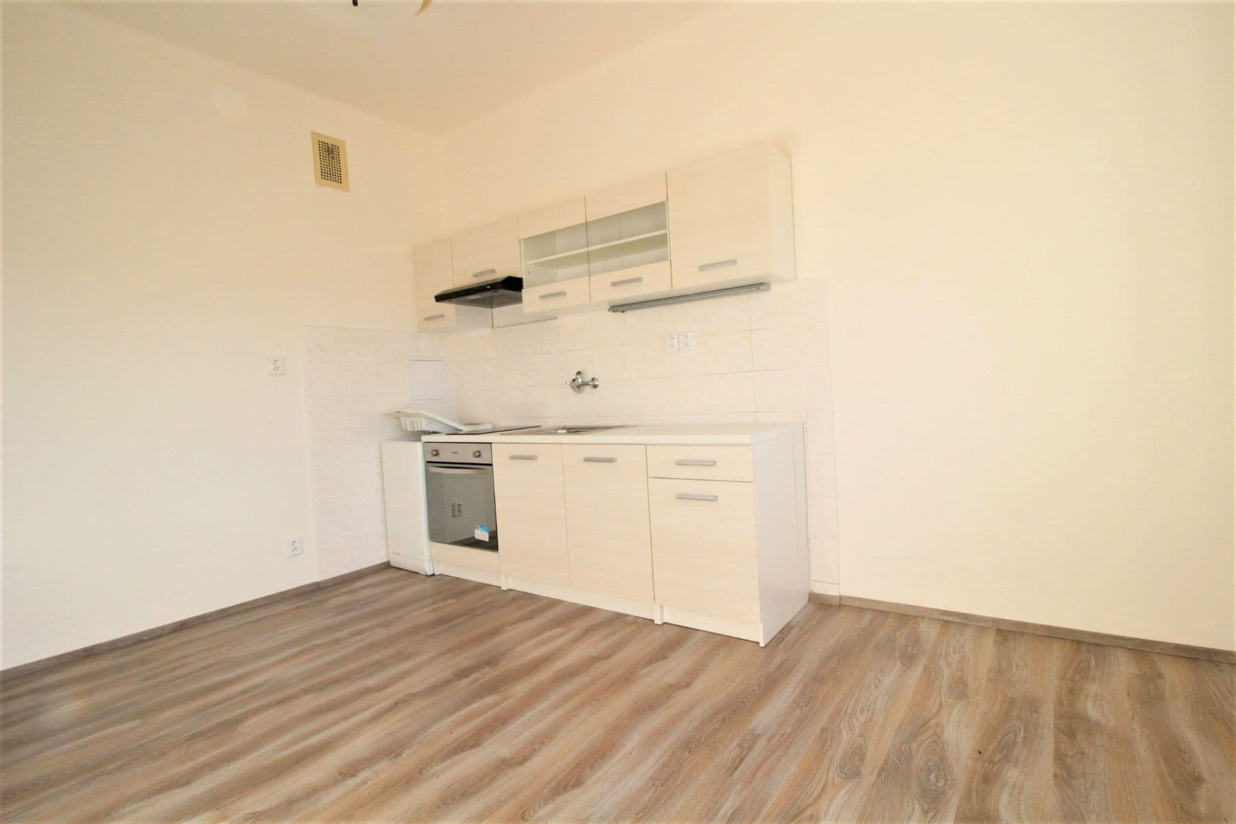 Pronájem bytu 1+1 43 m², náměstí 14. října, Praha, Praha Pronájem bytu 1+1 43 m², náměstí 14. října, Praha, Praha
