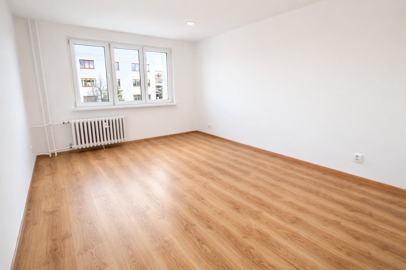 Pronájem bytu 1+1 35 m², Hostýnská, Praha, Praha Pronájem bytu 1+1 35 m², Hostýnská, Praha, Praha