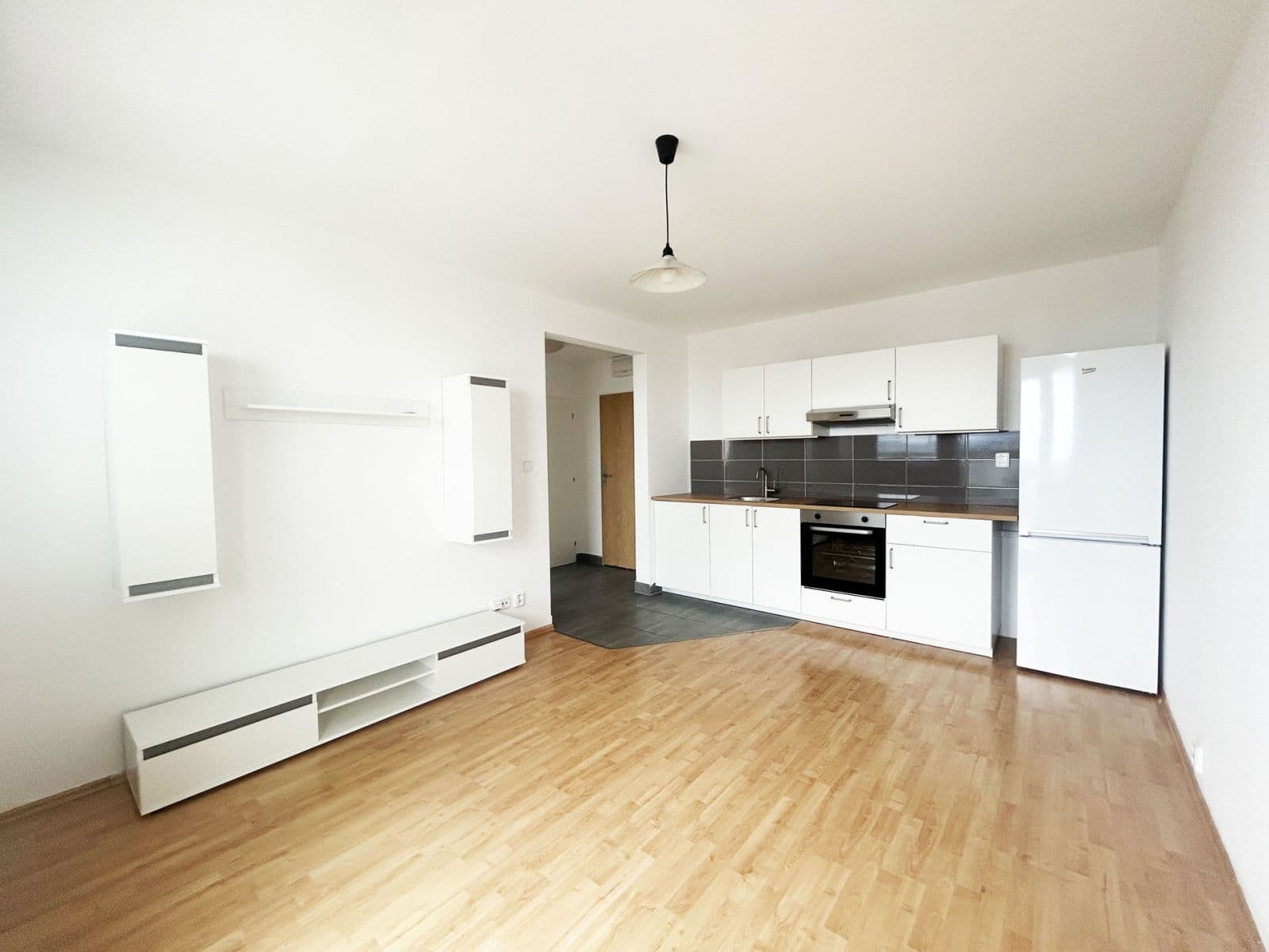Pronájem bytu 2+kk 33 m², Jabloňová, Praha, Praha Pronájem bytu 2+kk 33 m², Jabloňová, Praha, Praha