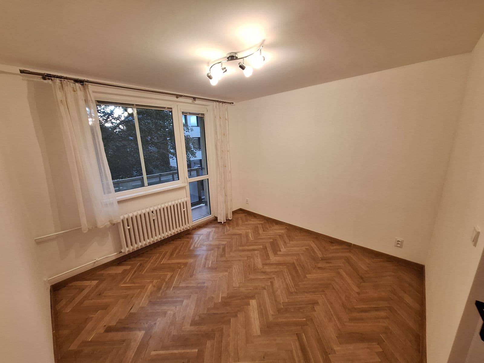 Pronájem bytu 2+1 51 m², Krymská, Karlovy Vary, Karlovarský kraj Pronájem bytu 2+1 51 m², Krymská, Karlovy Vary, Karlovarský kraj