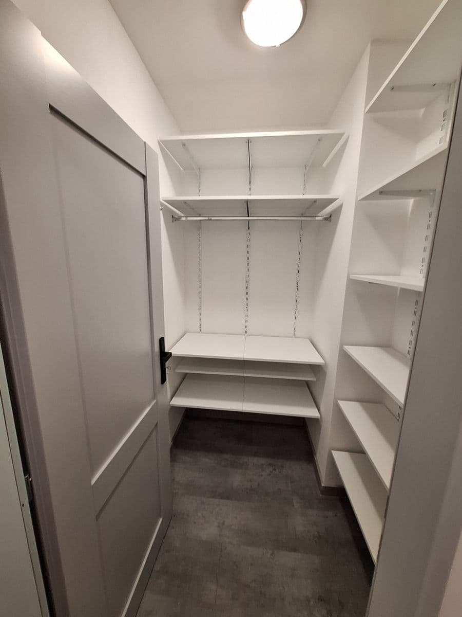 Pronájem bytu 2+1 51 m², Krymská, Karlovy Vary, Karlovarský kraj Pronájem bytu 2+1 51 m², Krymská, Karlovy Vary, Karlovarský kraj