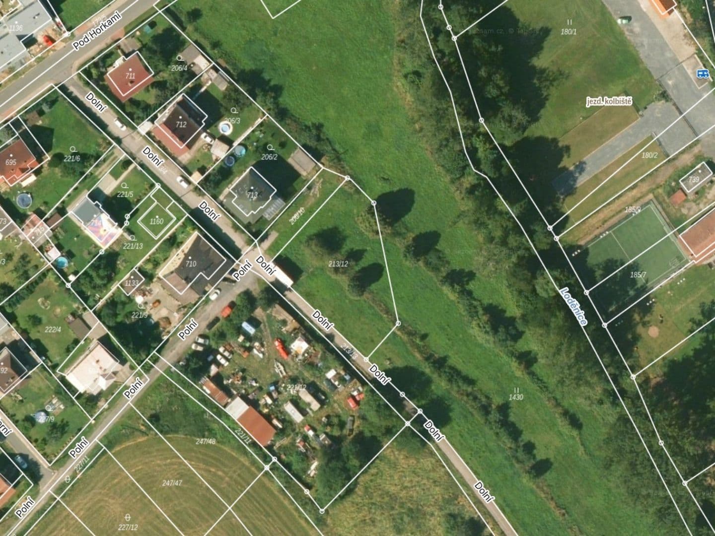 Prodej pozemku 1.306 m², Kamenné Žehrovice, Středočeský kraj Prodej pozemku 1.306 m², Kamenné Žehrovice, Středočeský kraj
