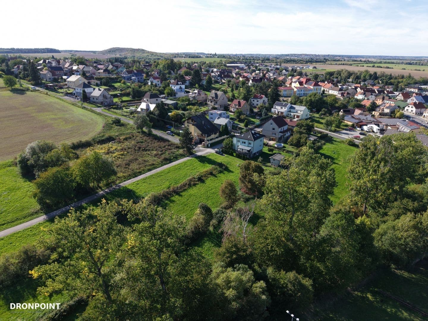 Prodej pozemku 1.306 m², Kamenné Žehrovice, Středočeský kraj Prodej pozemku 1.306 m², Kamenné Žehrovice, Středočeský kraj