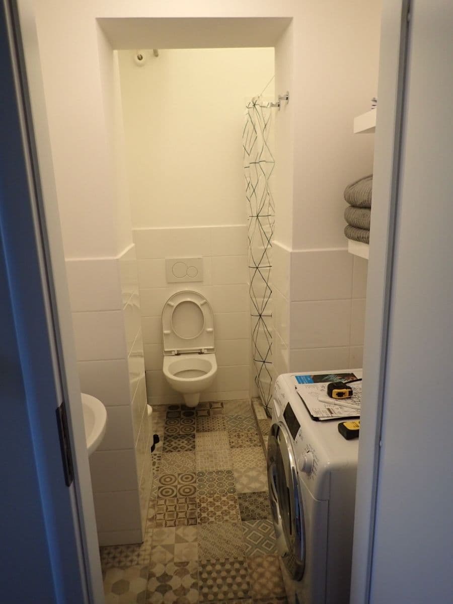 Pronájem bytu 1+kk 17 m², Křížová, Praha, Praha Pronájem bytu 1+kk 17 m², Křížová, Praha, Praha