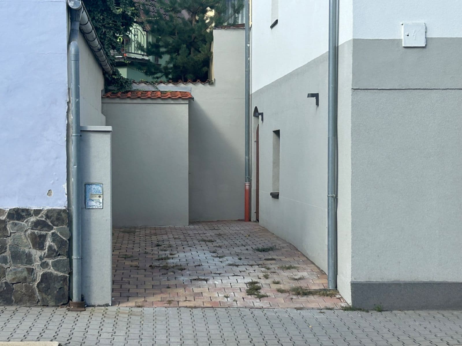 Pronájem garáže 28 m², Elišky Přemyslovny, Praha, Praha Pronájem garáže 28 m², Elišky Přemyslovny, Praha, Praha