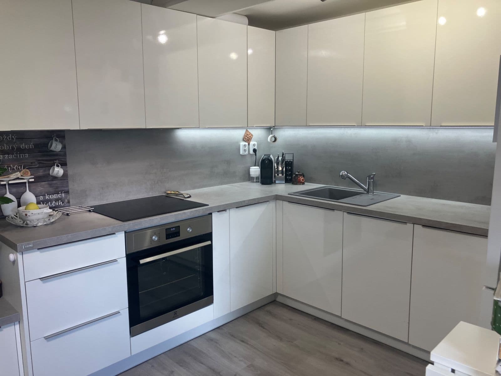 Pronájem bytu 2+kk 48 m², Světská, Praha, Praha Pronájem bytu 2+kk 48 m², Světská, Praha, Praha
