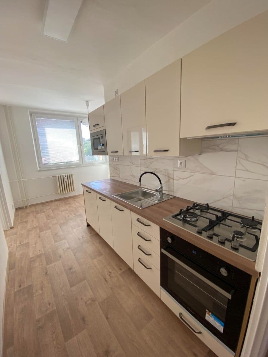 Pronájem bytu 3+1 68 m², Kúty, Zlín, Zlínský kraj Pronájem bytu 3+1 68 m², Kúty, Zlín, Zlínský kraj