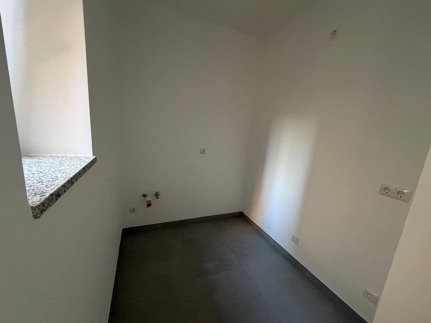 Pronájem bytu 3+1 46 m², Metzer Straße 11, Köln, Severní Porýní-Vestfálsko Pronájem bytu 3+1 46 m², Metzer Straße 11, Köln, Severní Porýní-Vestfálsko