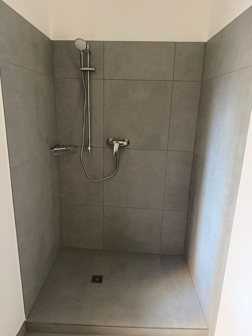 Pronájem bytu 3+1 46 m², Metzer Straße 11, Köln, Severní Porýní-Vestfálsko Pronájem bytu 3+1 46 m², Metzer Straße 11, Köln, Severní Porýní-Vestfálsko