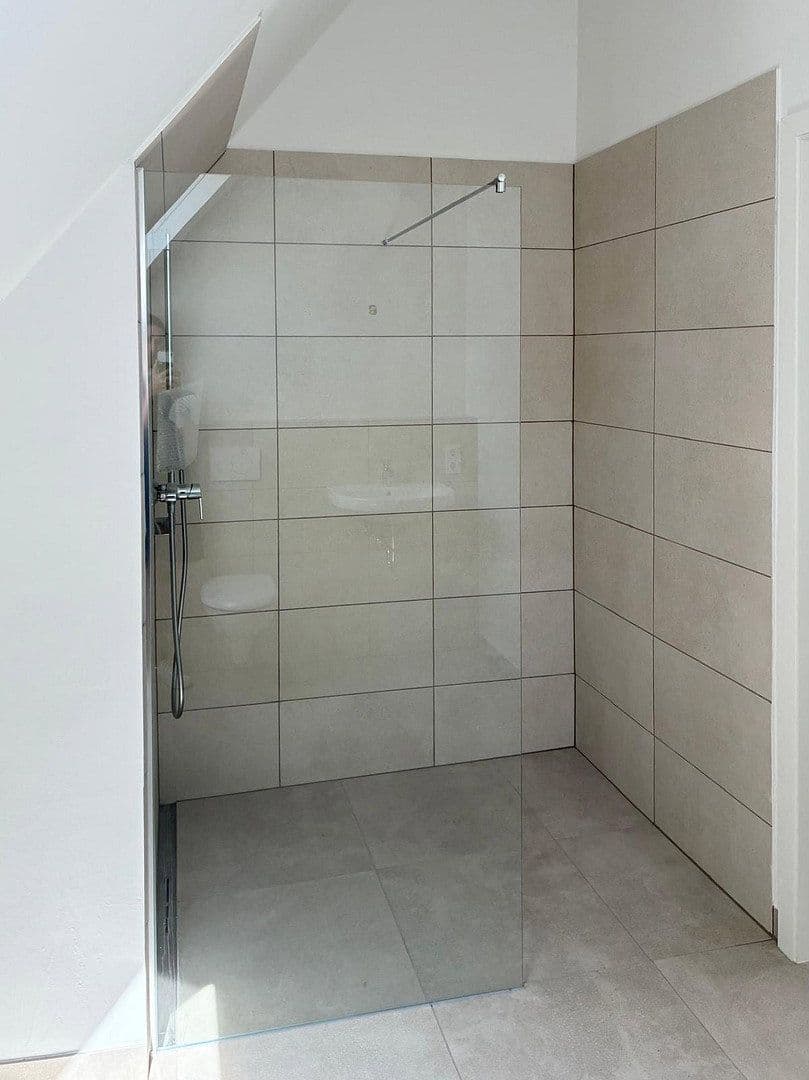 Pronájem bytu 4+1 140 m², Köln, Severní Porýní-Vestfálsko Pronájem bytu 4+1 140 m², Köln, Severní Porýní-Vestfálsko