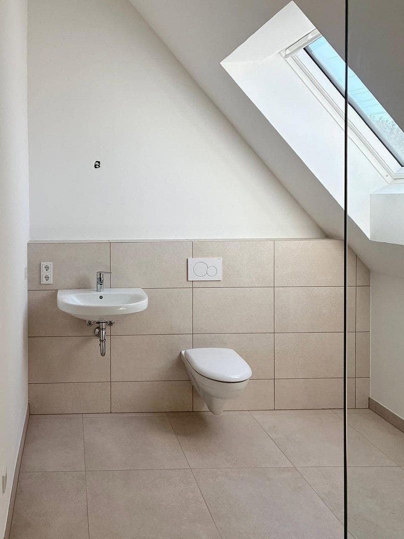 Pronájem bytu 4+1 140 m², Köln, Severní Porýní-Vestfálsko Pronájem bytu 4+1 140 m², Köln, Severní Porýní-Vestfálsko