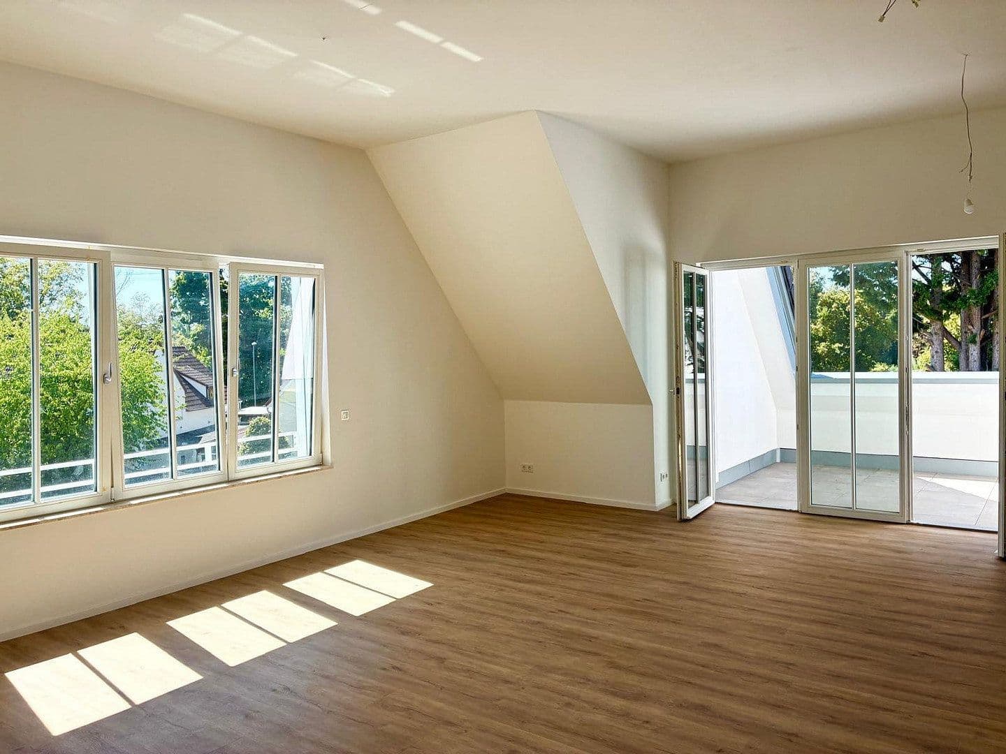Pronájem bytu 4+1 140 m², Köln, Severní Porýní-Vestfálsko Pronájem bytu 4+1 140 m², Köln, Severní Porýní-Vestfálsko