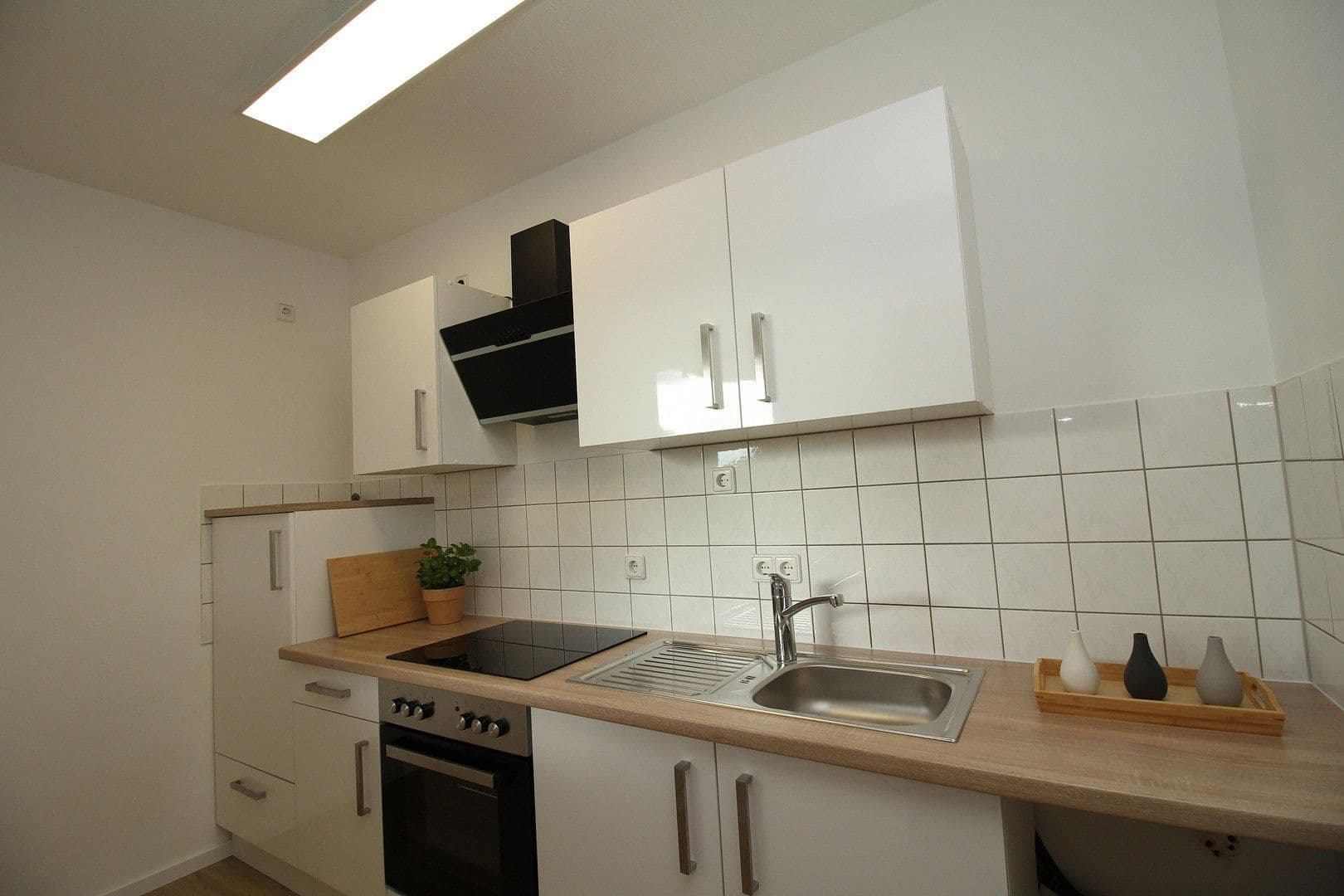 Pronájem bytu 1+1 33 m², Seehausener Allee 30, Leipzig, Sasko Pronájem bytu 1+1 33 m², Seehausener Allee 30, Leipzig, Sasko