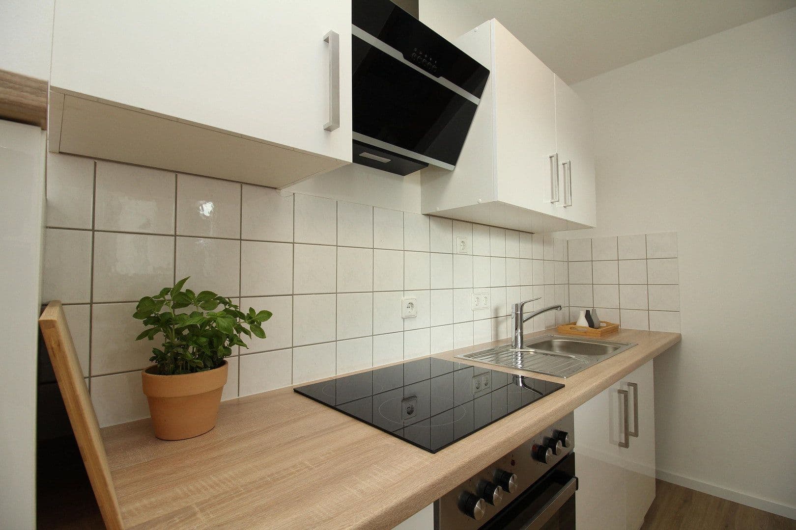Pronájem bytu 1+1 33 m², Seehausener Allee 30, Leipzig, Sasko Pronájem bytu 1+1 33 m², Seehausener Allee 30, Leipzig, Sasko