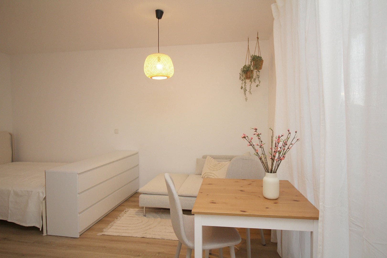 Pronájem bytu 1+1 33 m², Seehausener Allee 30, Leipzig, Sasko Pronájem bytu 1+1 33 m², Seehausener Allee 30, Leipzig, Sasko