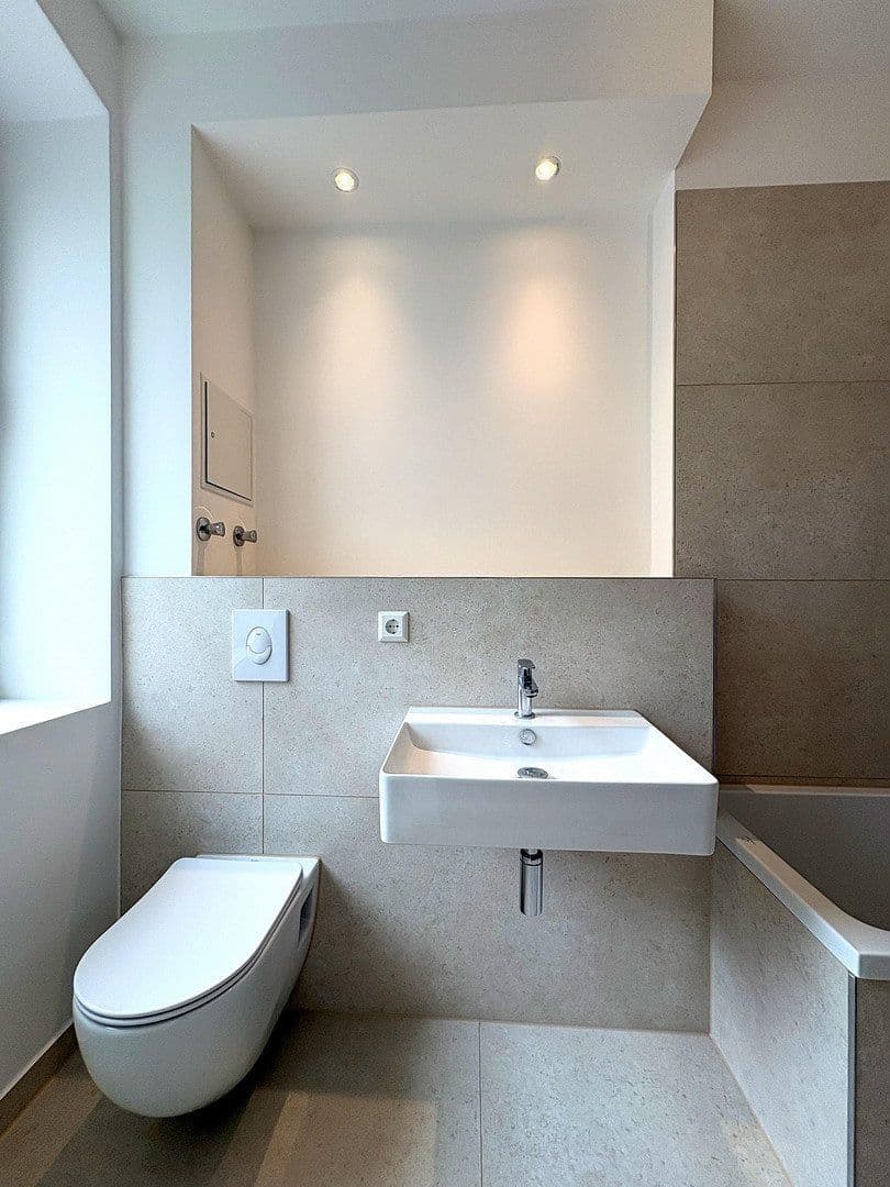 Prodej bytu 2+1 58 m², Fehrbellinerstraße 26, Berlin, Berlín Prodej bytu 2+1 58 m², Fehrbellinerstraße 26, Berlin, Berlín