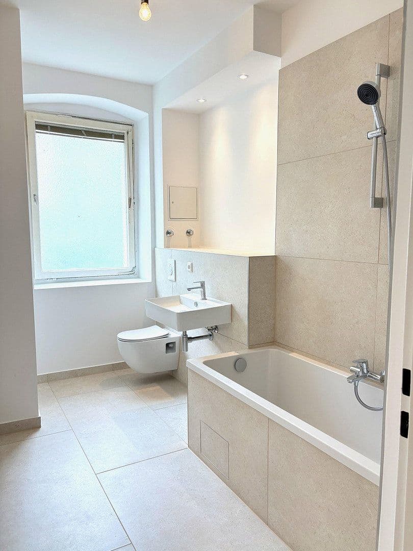 Prodej bytu 2+1 58 m², Fehrbellinerstraße 26, Berlin, Berlín Prodej bytu 2+1 58 m², Fehrbellinerstraße 26, Berlin, Berlín