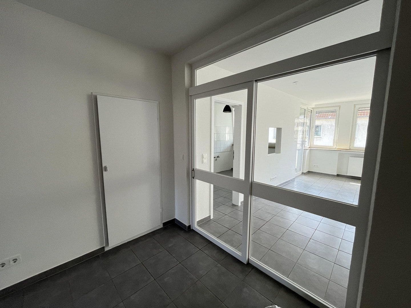Pronájem bytu 3+1 87 m², Mülheimer Freiheit, Köln, Severní Porýní-Vestfálsko Pronájem bytu 3+1 87 m², Mülheimer Freiheit, Köln, Severní Porýní-Vestfálsko