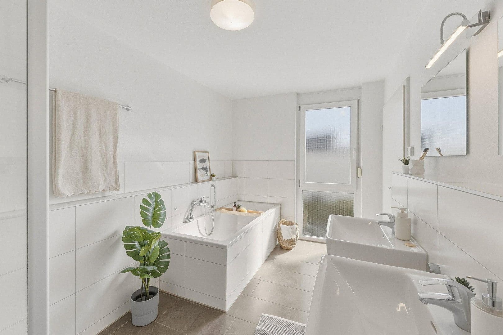 Prodej bytu 3+kk 113 m², Olgastr. 7, Holzgerlingen, Bádensko-Württembersko Prodej bytu 3+kk 113 m², Olgastr. 7, Holzgerlingen, Bádensko-Württembersko