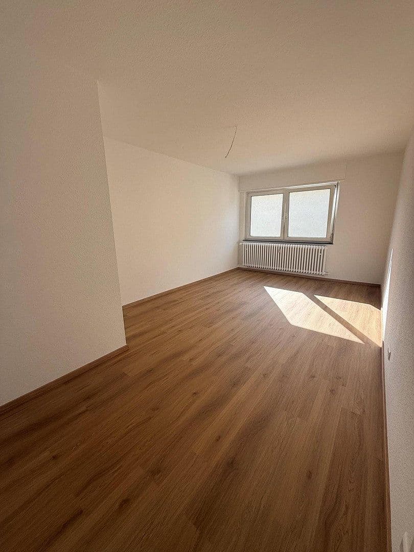 Pronájem bytu 2+1 70 m², Emil-Heckel-Straße 12, Mannheim, Bádensko-Württembersko Pronájem bytu 2+1 70 m², Emil-Heckel-Straße 12, Mannheim, Bádensko-Württembersko