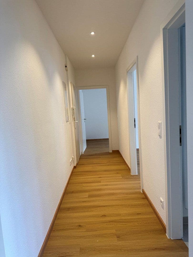 Pronájem bytu 2+1 70 m², Emil-Heckel-Straße 12, Mannheim, Bádensko-Württembersko Pronájem bytu 2+1 70 m², Emil-Heckel-Straße 12, Mannheim, Bádensko-Württembersko