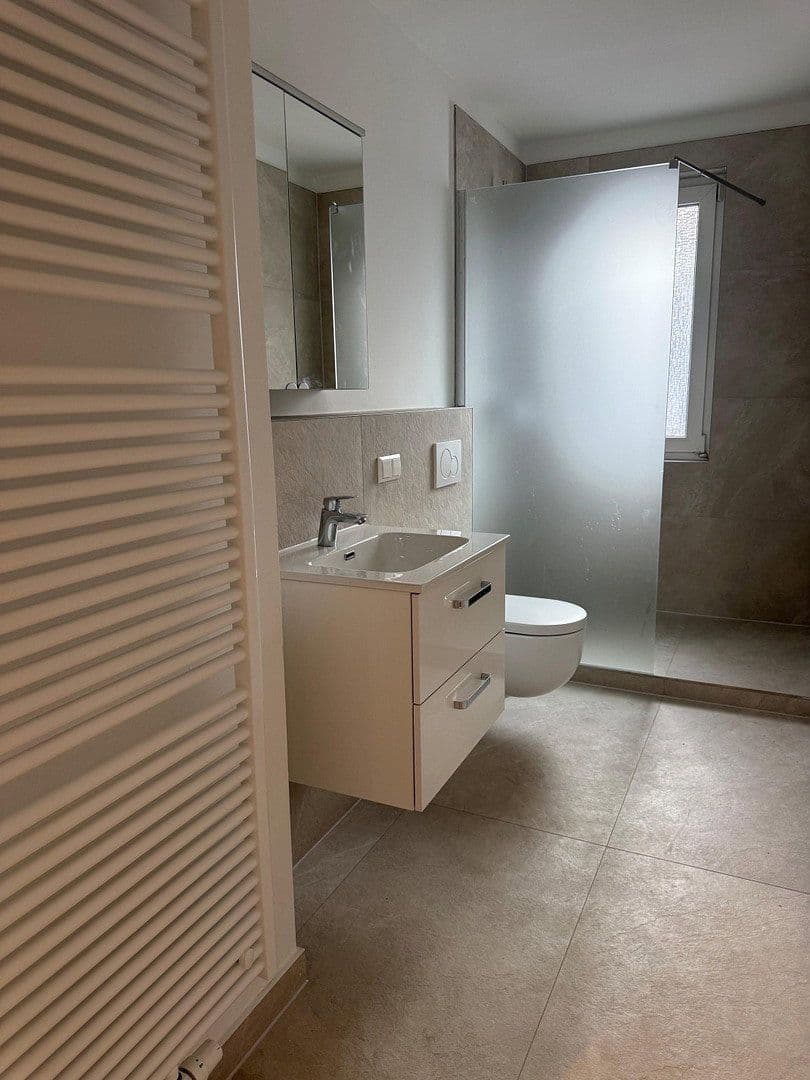 Pronájem bytu 2+1 70 m², Emil-Heckel-Straße 12, Mannheim, Bádensko-Württembersko Pronájem bytu 2+1 70 m², Emil-Heckel-Straße 12, Mannheim, Bádensko-Württembersko