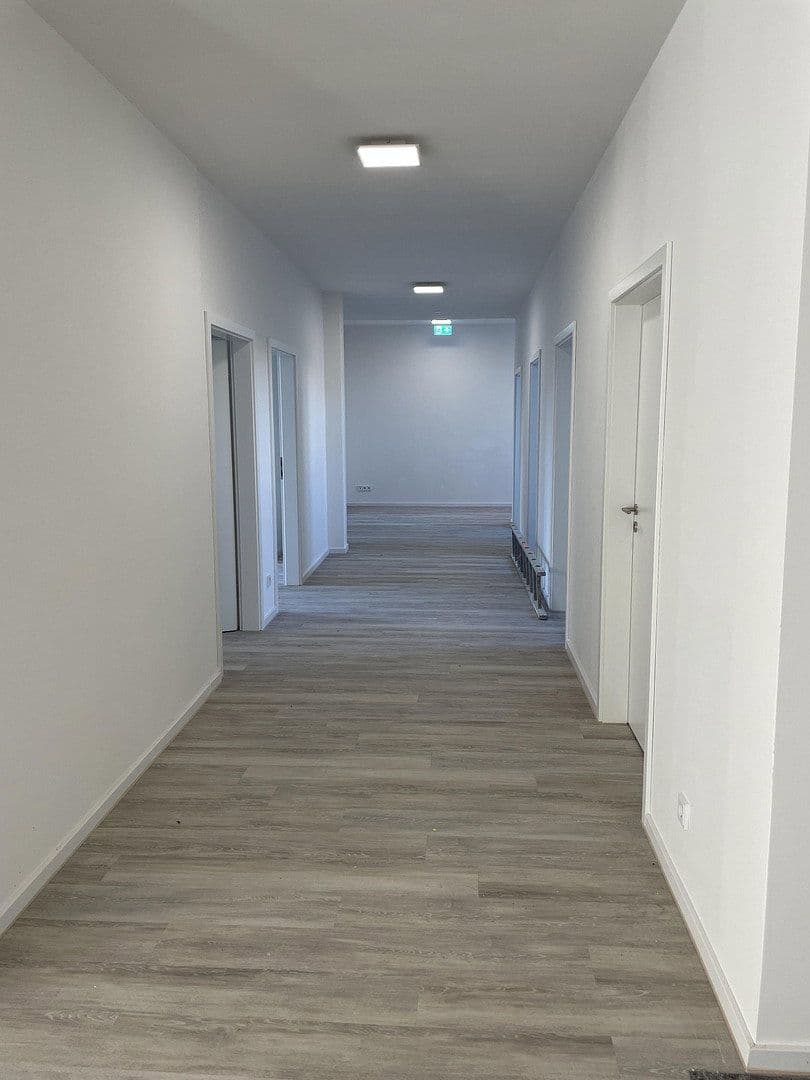 Prodej kanceláře 1.523 m², Baumgartenstraße 7, Vilsbiburg, Bavorsko Prodej kanceláře 1.523 m², Baumgartenstraße 7, Vilsbiburg, Bavorsko