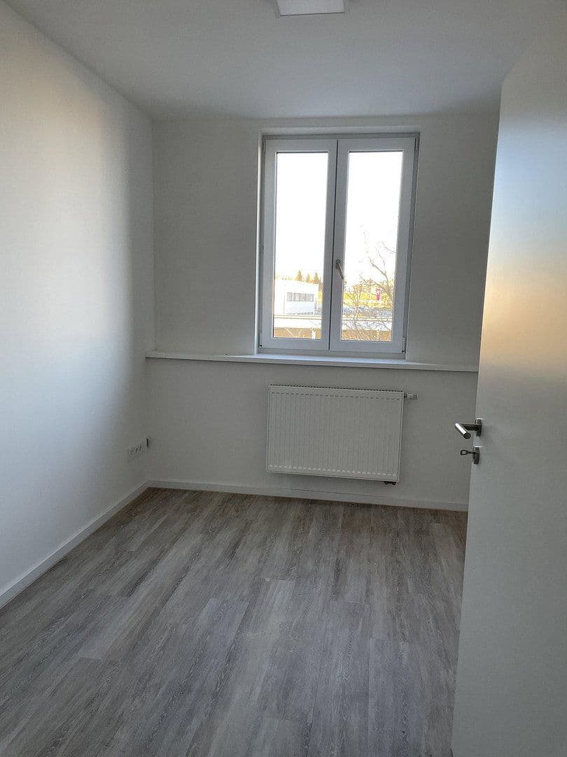Prodej kanceláře 1.523 m², Baumgartenstraße 7, Vilsbiburg, Bavorsko Prodej kanceláře 1.523 m², Baumgartenstraße 7, Vilsbiburg, Bavorsko