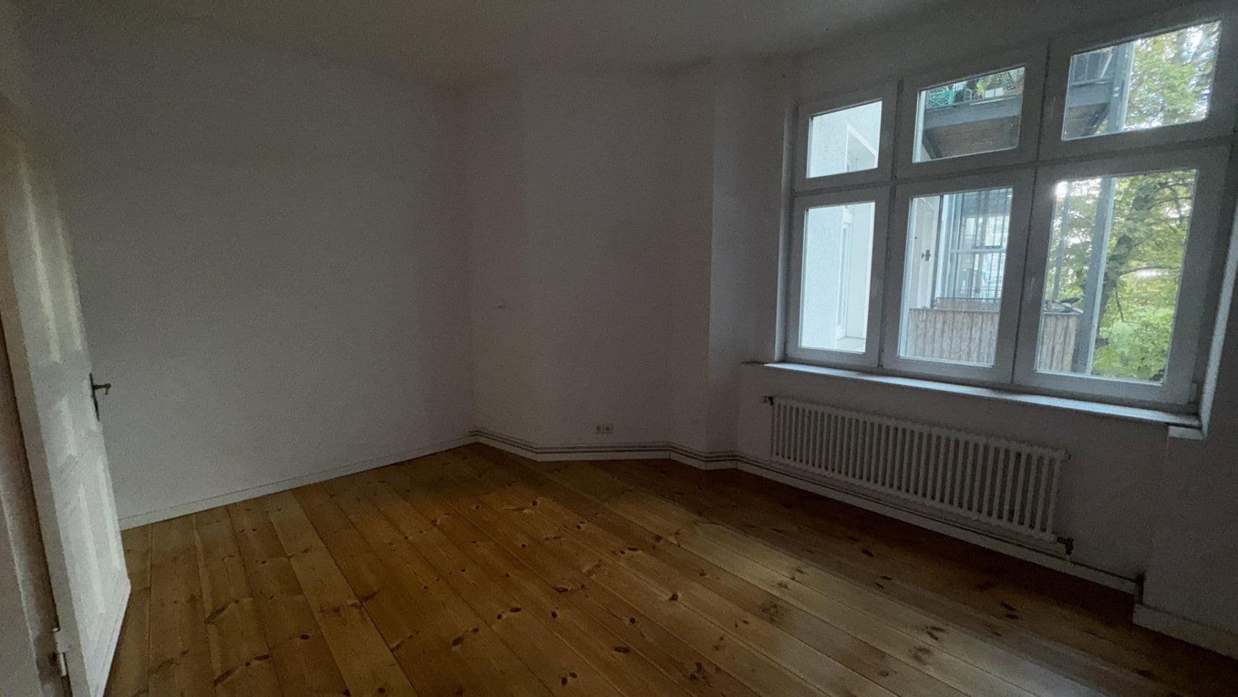 Prodej bytu 4+1 107 m², Stralauer Allee 17f, Berlin, Berlín Prodej bytu 4+1 107 m², Stralauer Allee 17f, Berlin, Berlín