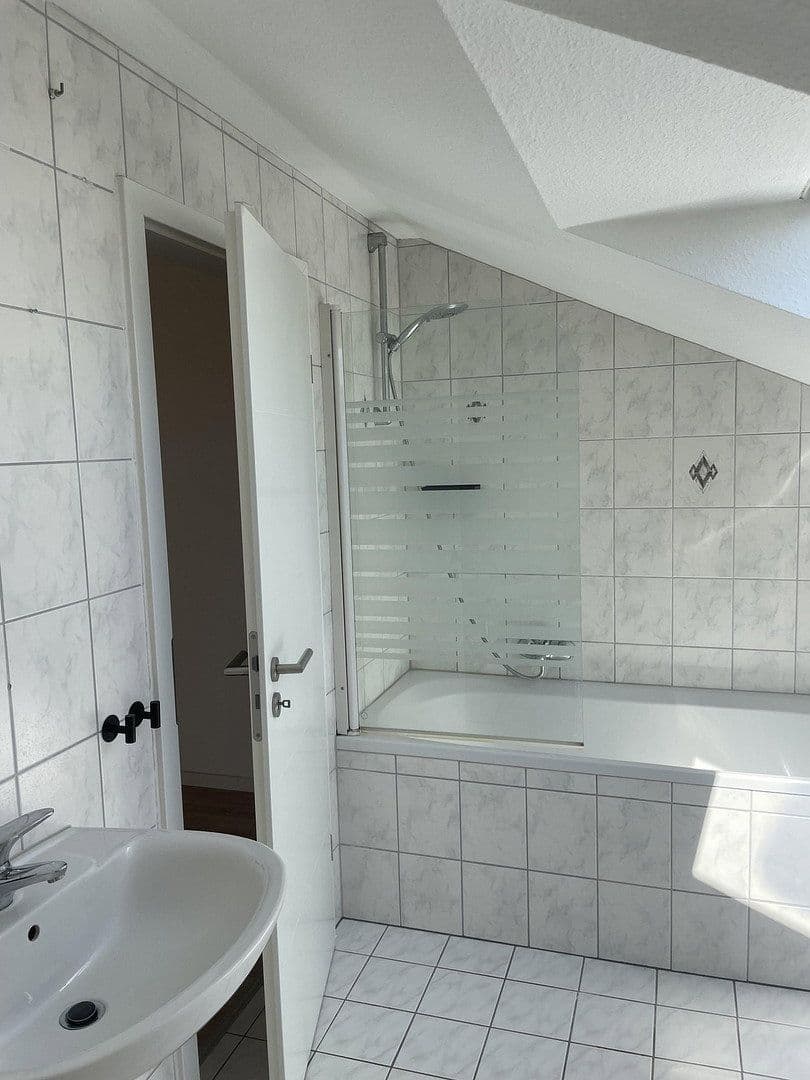 Pronájem bytu 2+1 101 m², Oftersheim, Bádensko-Württembersko Pronájem bytu 2+1 101 m², Oftersheim, Bádensko-Württembersko