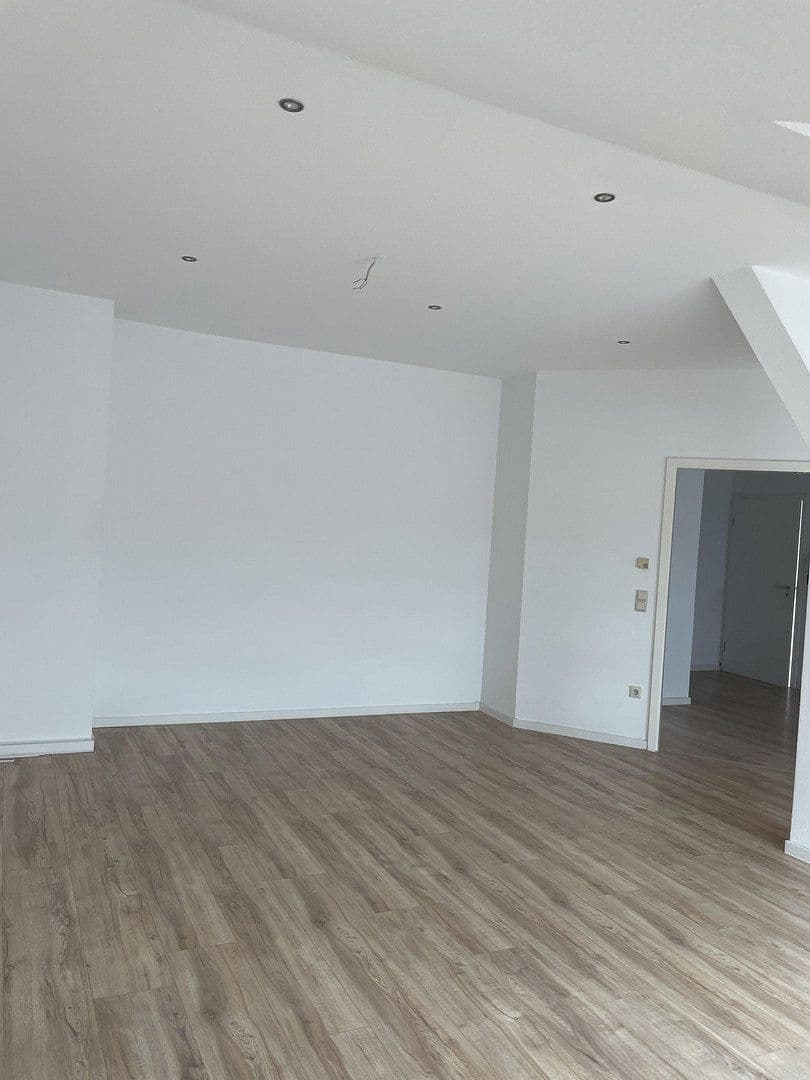 Pronájem bytu 2+1 101 m², Oftersheim, Bádensko-Württembersko Pronájem bytu 2+1 101 m², Oftersheim, Bádensko-Württembersko