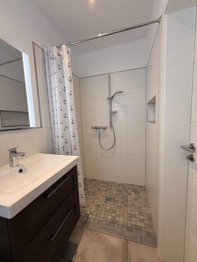 Prodej domu 193 m², pozemek 799 m², Velbert, Severní Porýní-Vestfálsko Prodej domu 193 m², pozemek 799 m², Velbert, Severní Porýní-Vestfálsko