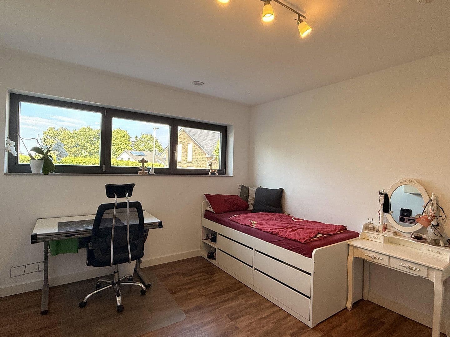 Prodej domu 193 m², pozemek 799 m², Velbert, Severní Porýní-Vestfálsko Prodej domu 193 m², pozemek 799 m², Velbert, Severní Porýní-Vestfálsko